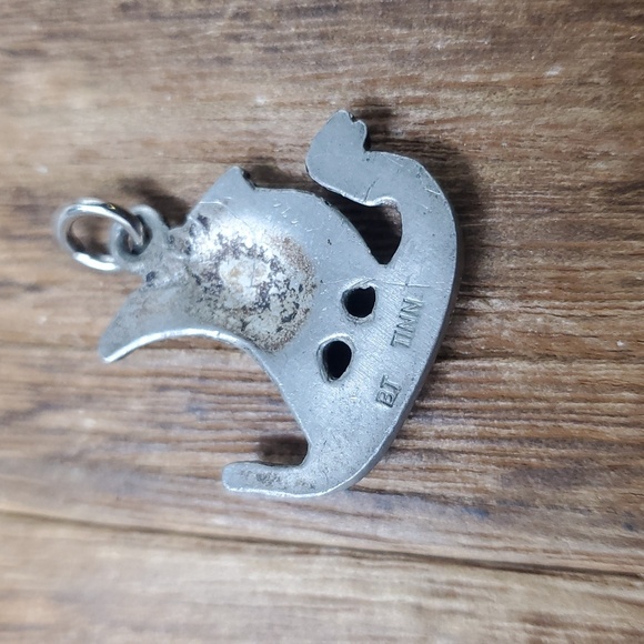 P302 Antique Sterling Silver Pirateship Boat Pendant - Picture 2 of 2